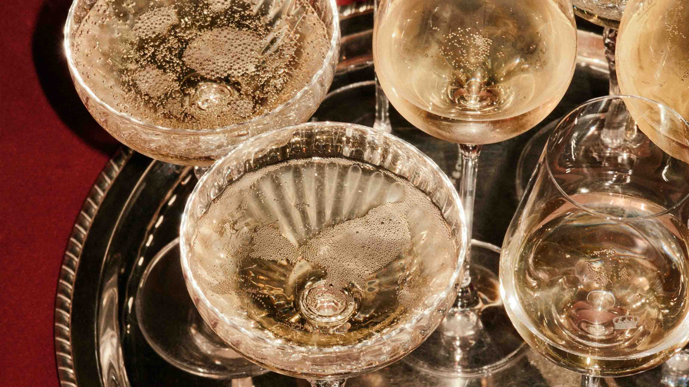 to typer champagneglas med moet brut imperial