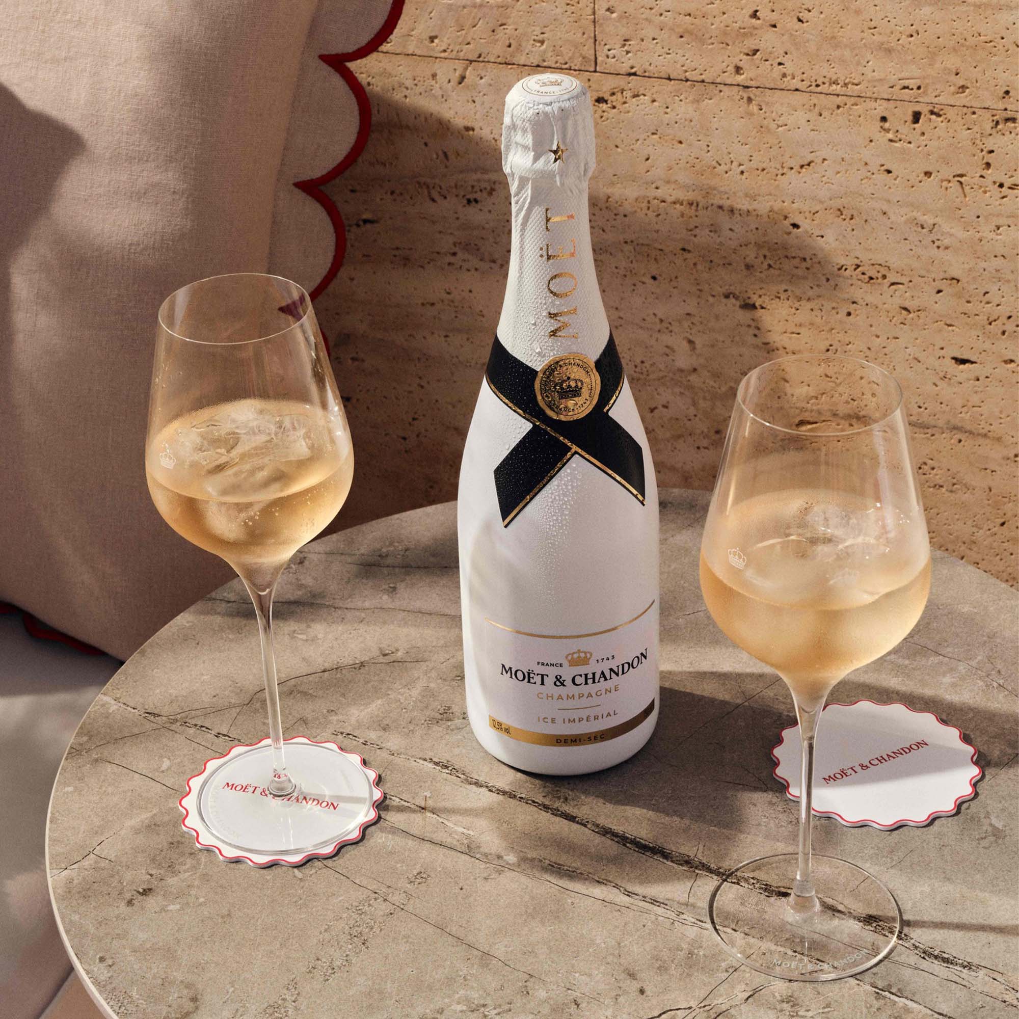 Champagne Moët & Chandon ICE Imperial 75 cl. (4 stk. + 2 Moët glas)