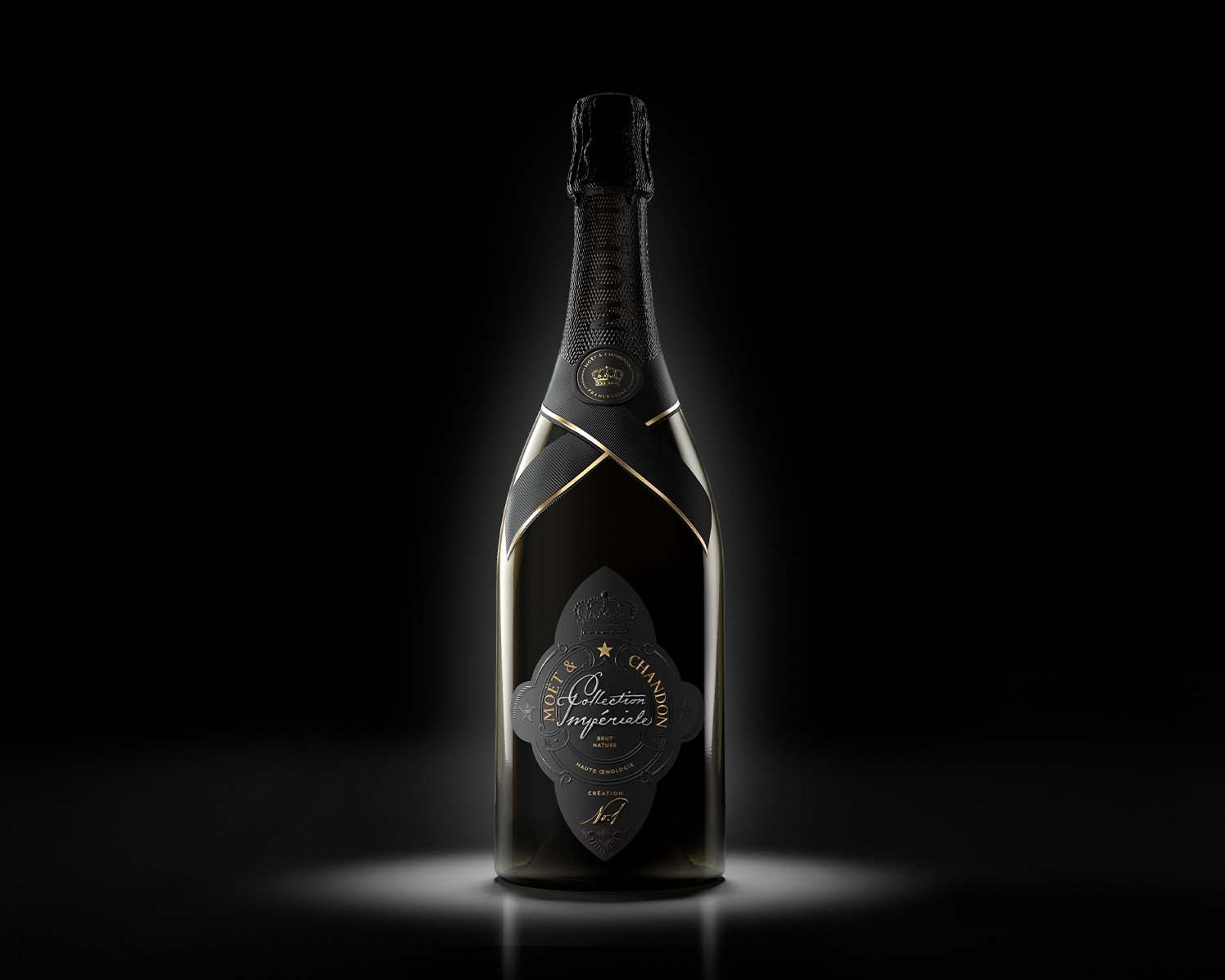 Jubilæums flasken collection creation no.1 fra moet & Chandon i det mørke