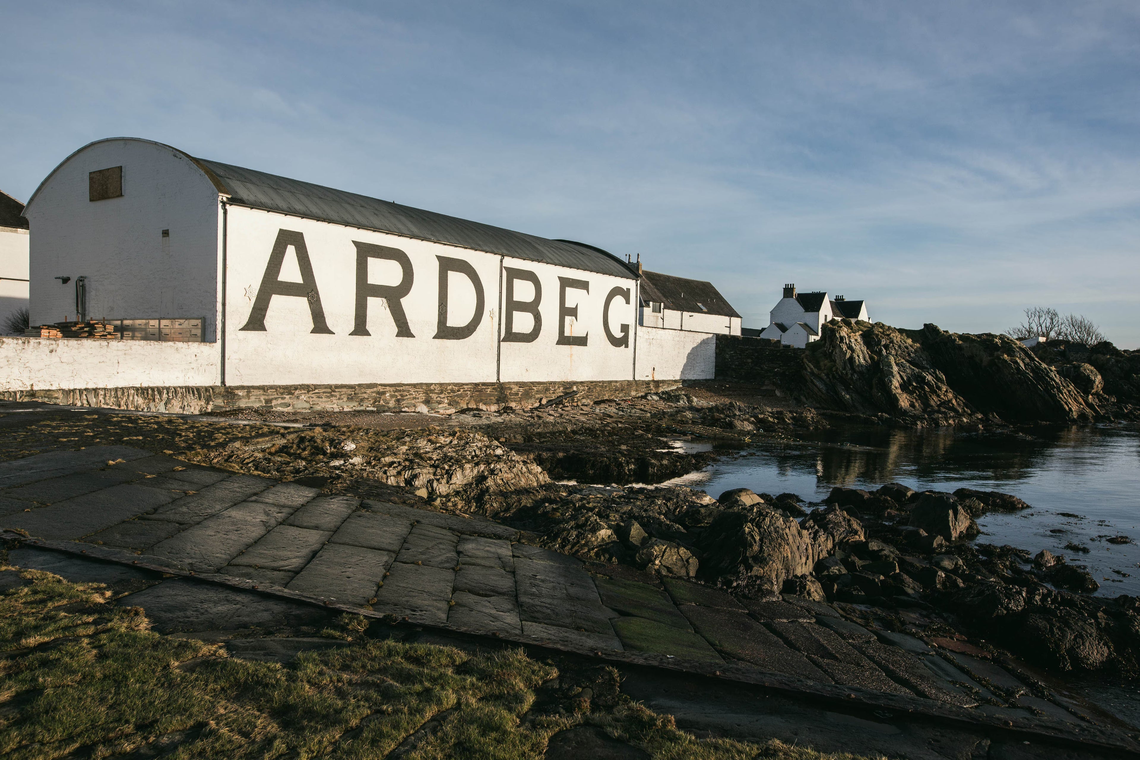 Ardbeg - PremiumBottles