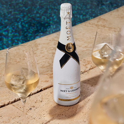 Champagne Moët &amp; Chandon ICE Imperial 75 cl. (4 stk. + 2 Moët glas)