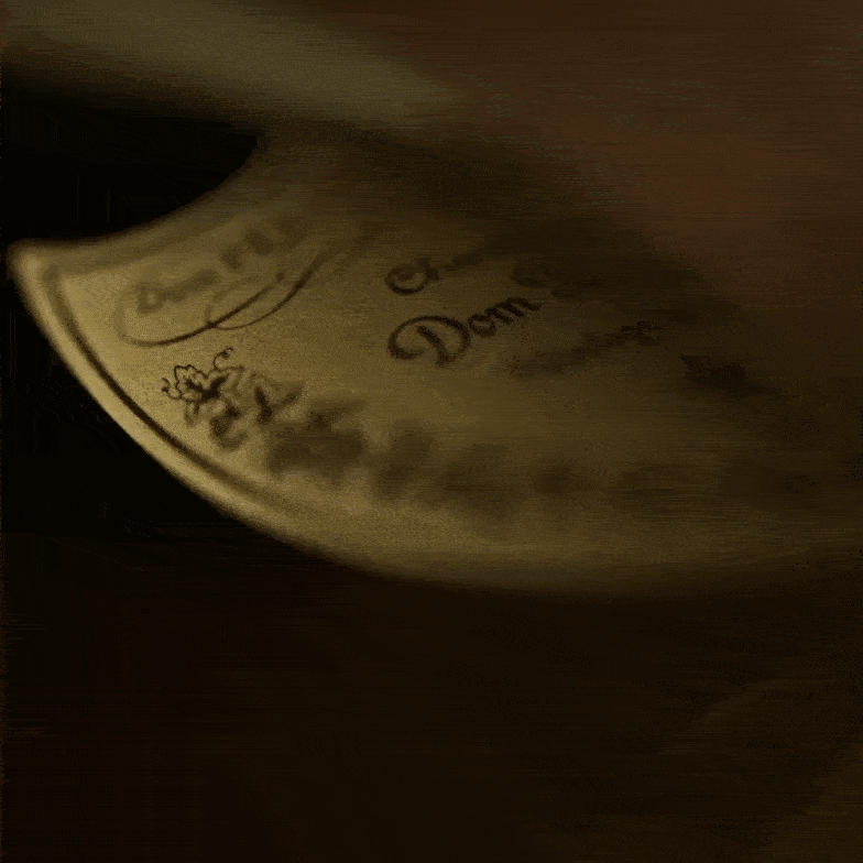 Animation af Dom Pérignon-flaske med vintage-etiket og logo