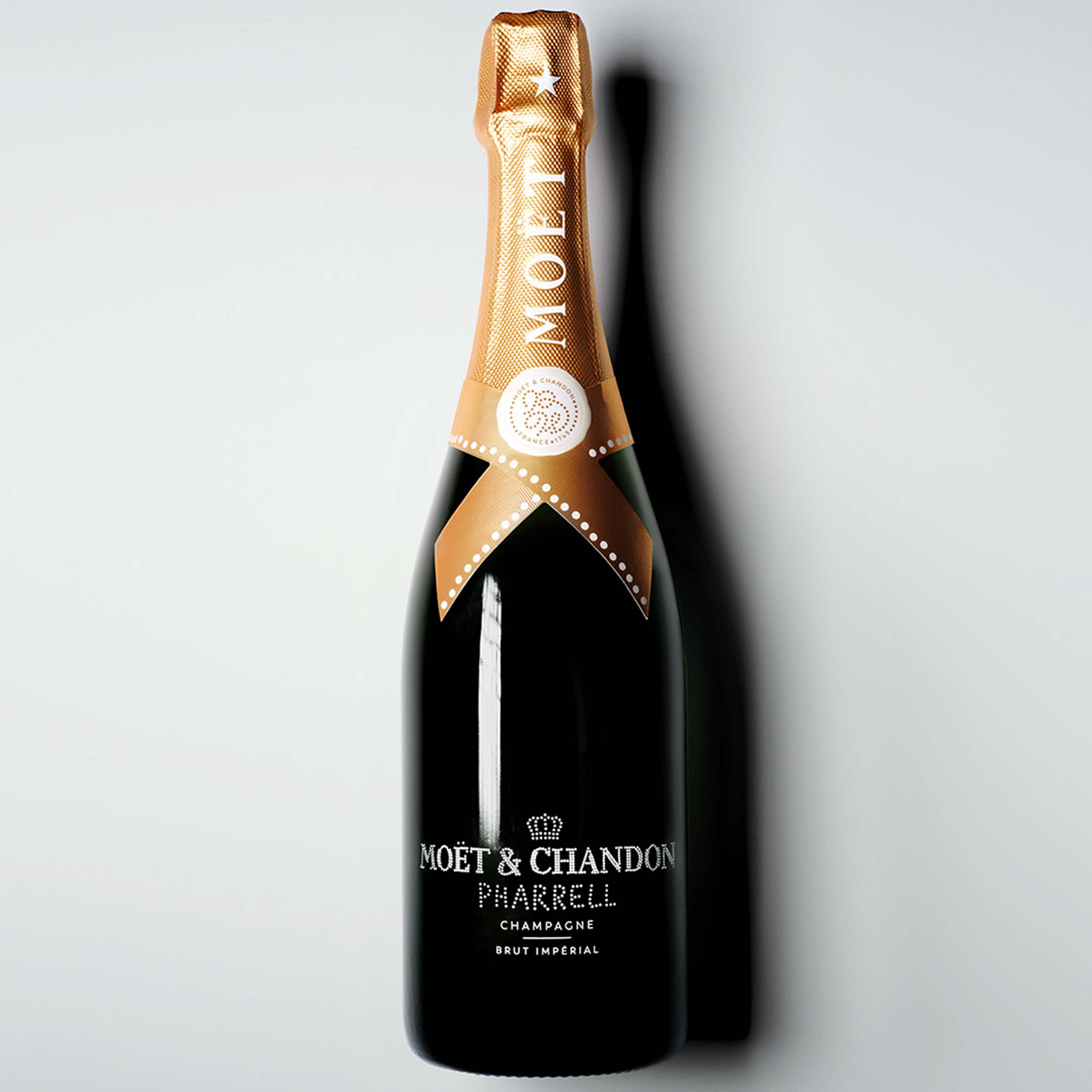Champagne Moët Brut Imperial X Pharrell 75 cl. med gaveæske