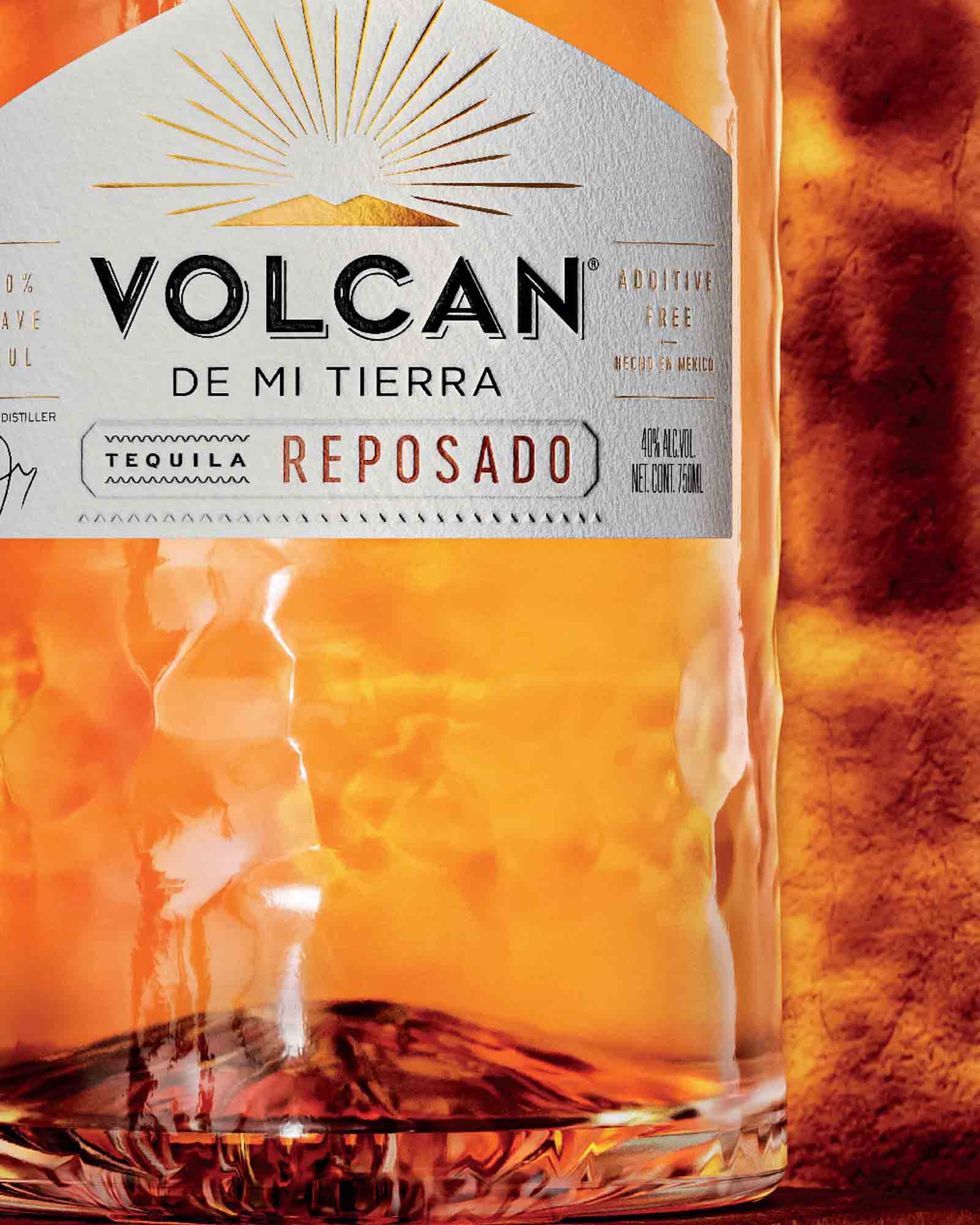 Volcan De Mi Tierra Reposado tequila flaske et tæt billede