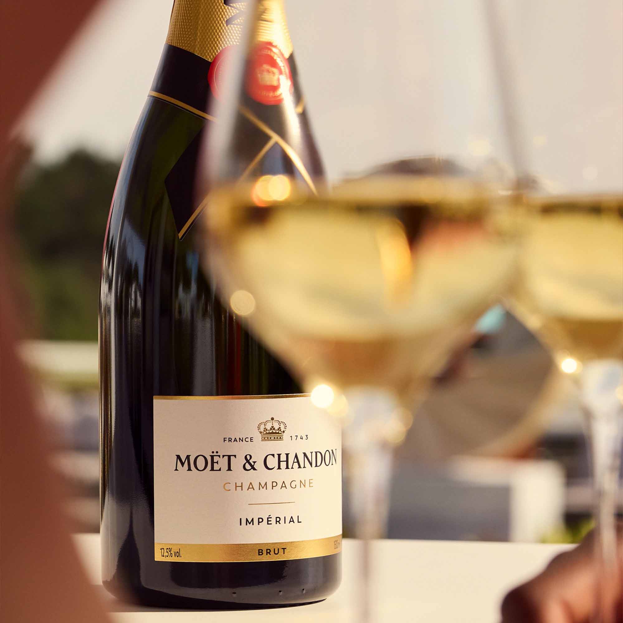 Champagne Moët &amp; Chandon Brut Imperial 75 cl. (4 stk. + 2 Moët glas)