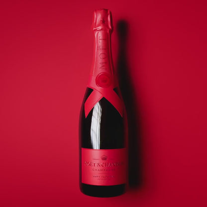 Limited Edition Moët Brut Imperial Red 75 cl. med gaveæske