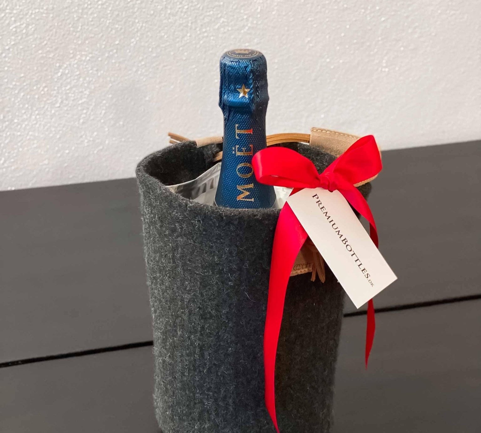 The Art Of Gifting Moët & Chandon Nectar Imperial i Zero Waste uld køler - PremiumBottles