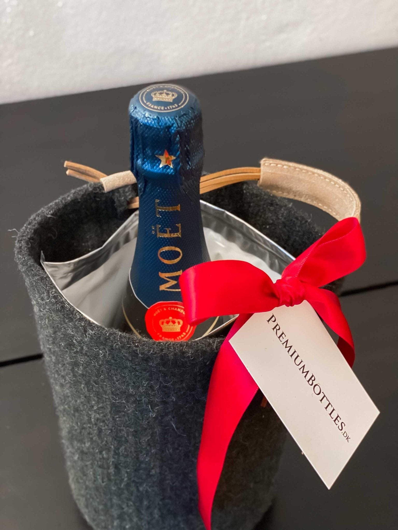 The Art Of Gifting Moët & Chandon Nectar Imperial i Zero Waste uld køler - PremiumBottles