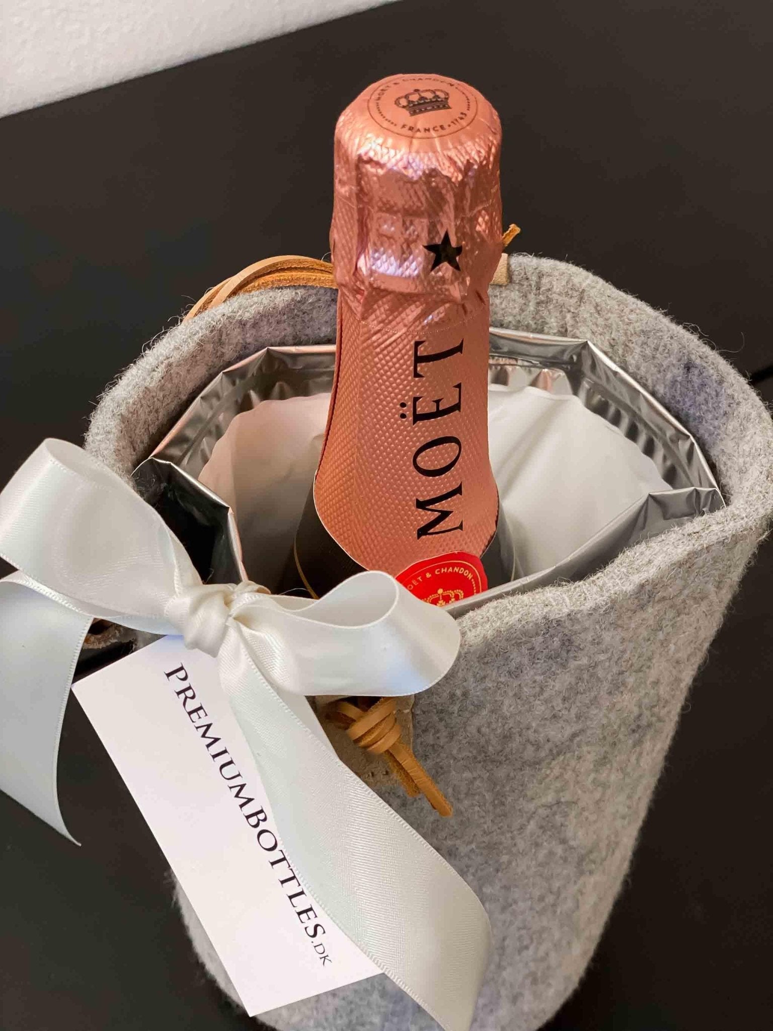 The Art Of Gifting Moët & Chandon Rosé Imperial i Zero Waste uld køler - PremiumBottles