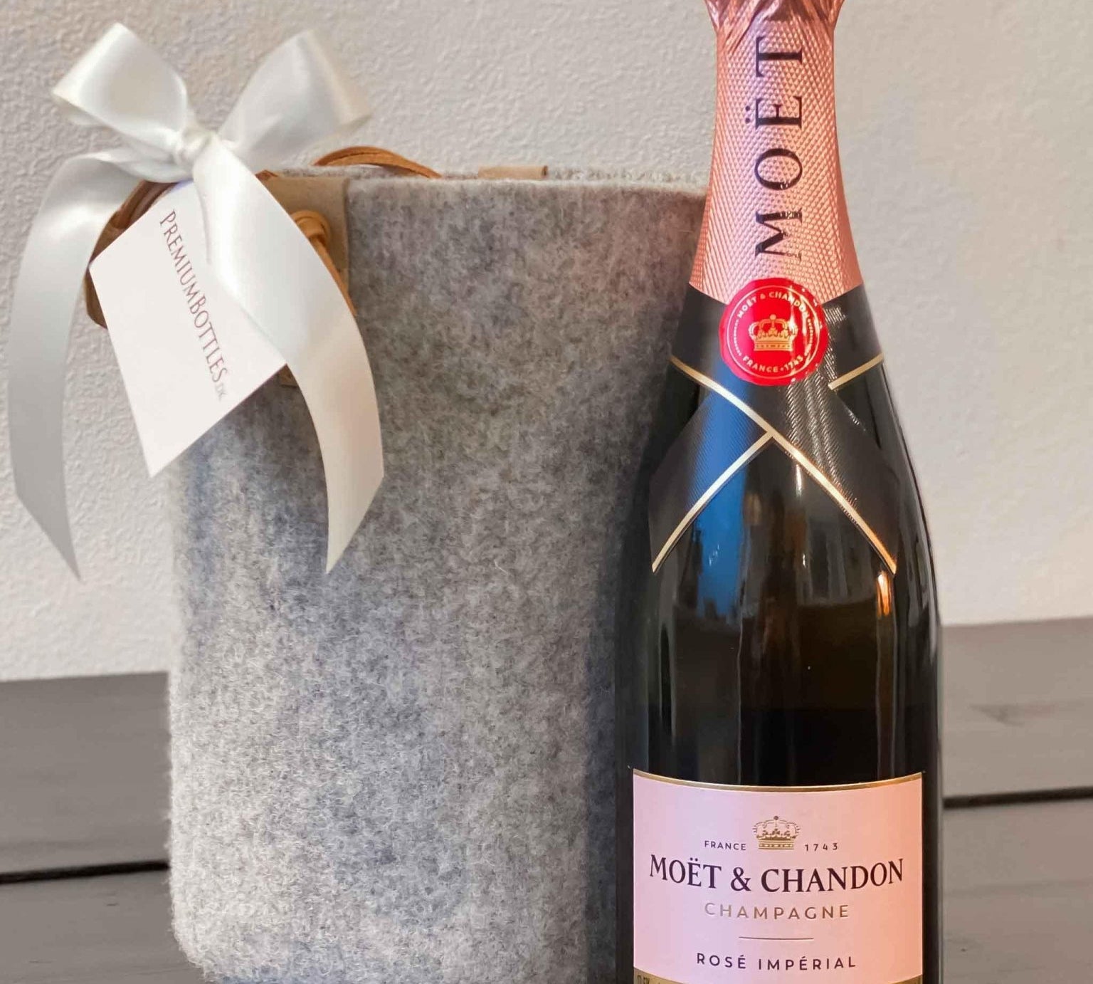 The Art Of Gifting Moët & Chandon Rosé Imperial i Zero Waste uld køler - PremiumBottles