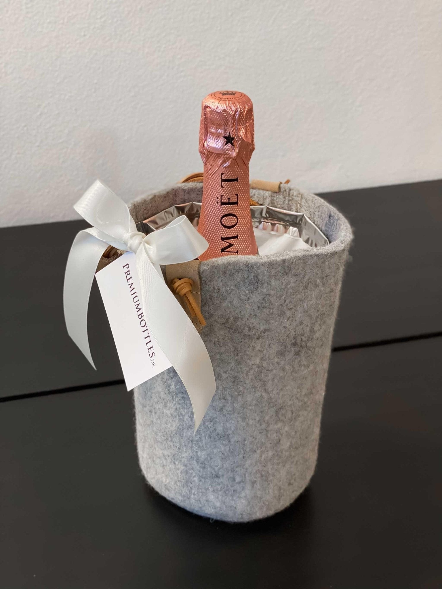 The Art Of Gifting Moët & Chandon Rosé Imperial i Zero Waste uld køler - PremiumBottles