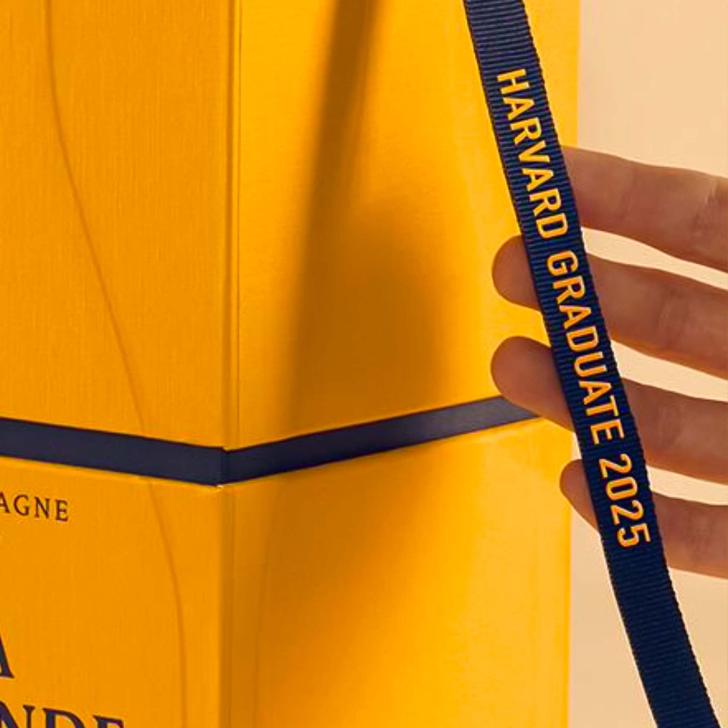 Veuve Clicquot Personliggør Veuve Clicquot La Grande Dame Vintage 2018 75 cl. med gaveæske - PremiumBottles