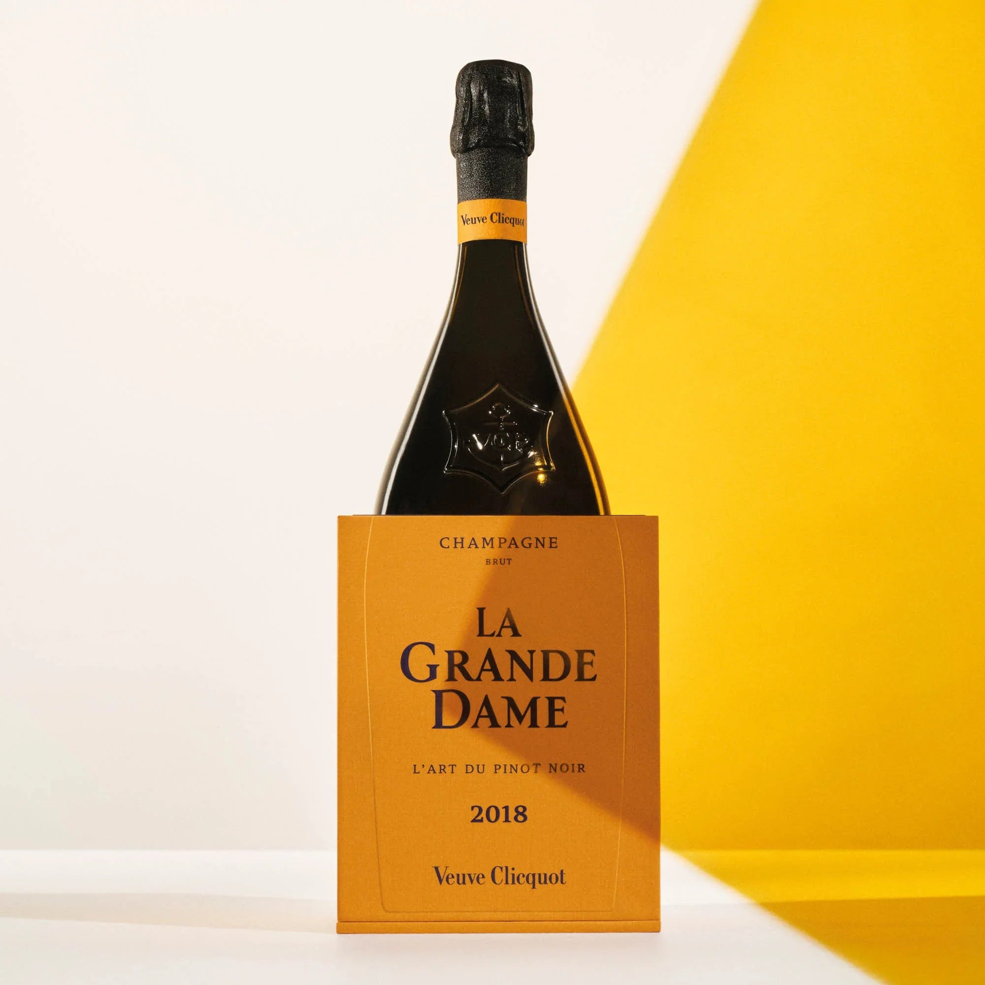 Veuve Clicquot Veuve Clicquot La Grande Dame Vintage 2018 75 cl. med gaveæske - PremiumBottles