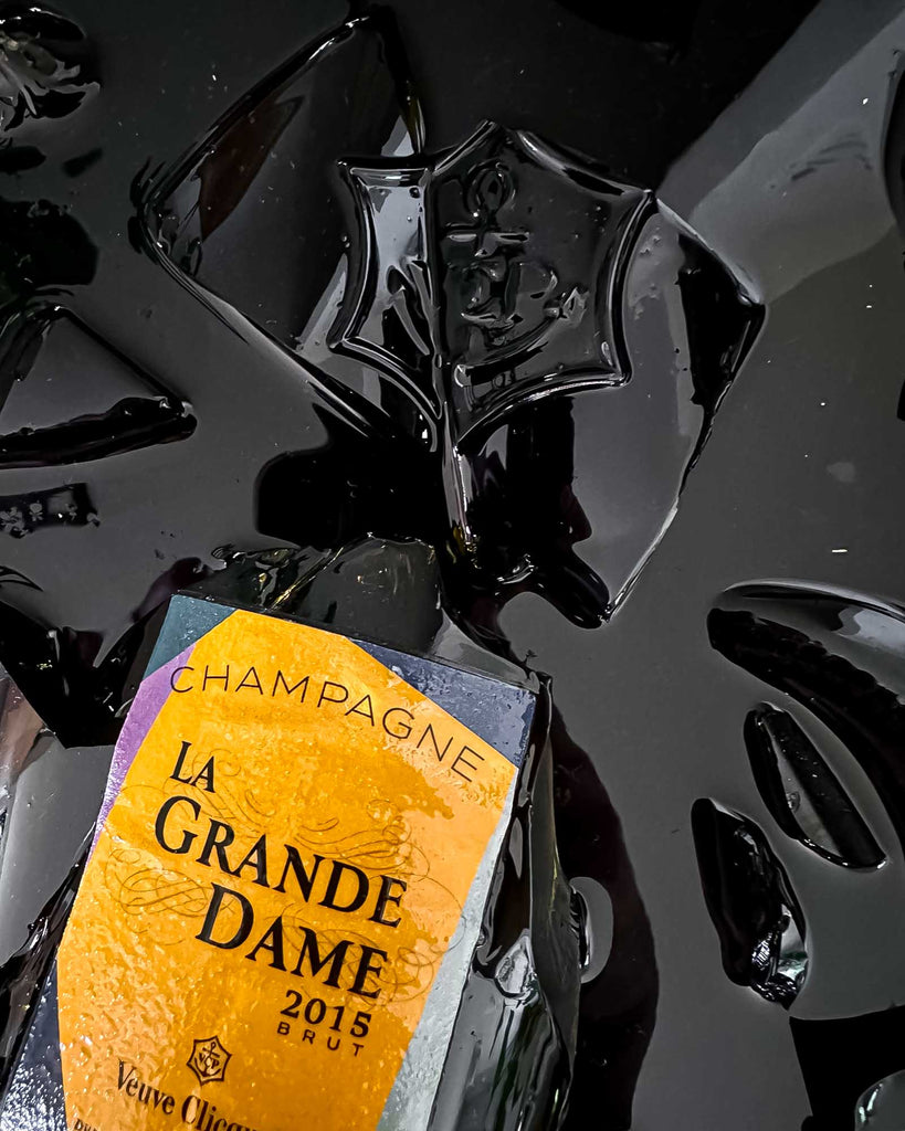Art by Lindhage Bottle Art - Veuve Clicquot La Grande Dame Vintage 2015 75 cl. (43cm. x 53 cm.) - PremiumBottles
